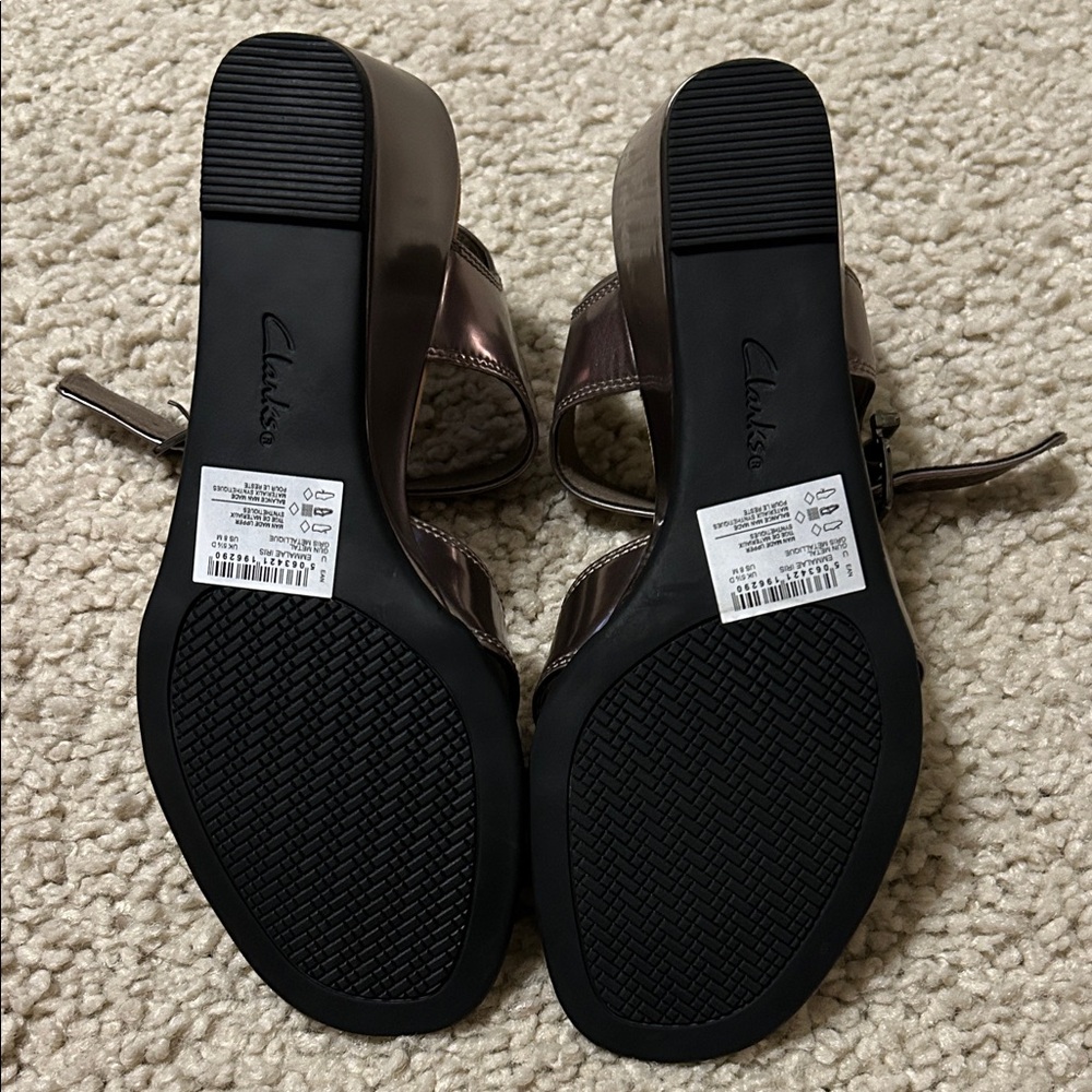 Clarks Women's Metallic Gun Metal Sandals - Picture 4 of 8